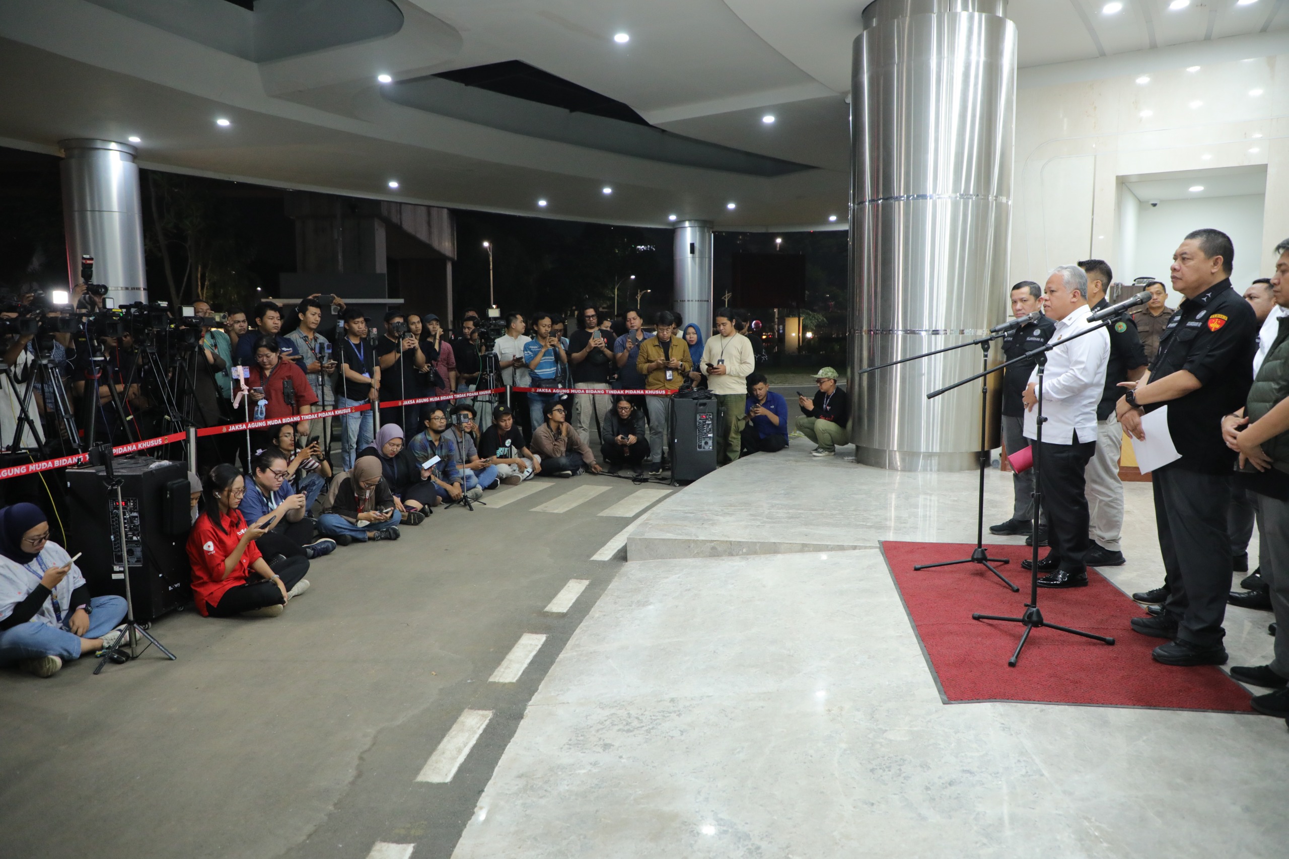 "Kejagung Tetapkan 4 Tersangka Korupsi Digitalisasi Pendidikan Kemendikbudristek"