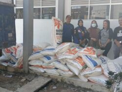 Pemkab Sanggau Salurkan 2,5 Ton Beras untuk Korban Banjir di Sosok