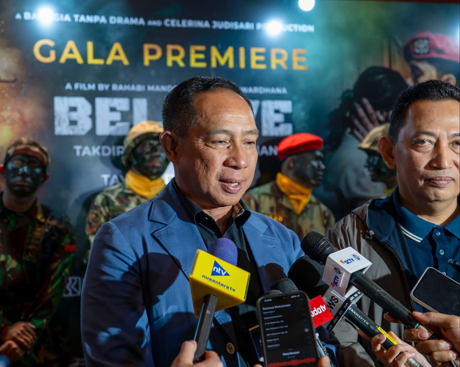 "Panglima TNI Jenderal TNI Agus Subiyanto menghadiri acara gala premiere film nasional berjudul BELIEVE yang digelar di XXI Plaza Senayan, Jakarta Pusat, pada Jumat malam (18/7/2025). (Dok. HO/Fakta)"