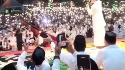 Peringati Hari Jadi ke-200, Ribuan Umat Islam Padati Tabligh Akbar Ustadz Das’ad Latif di Kapuas